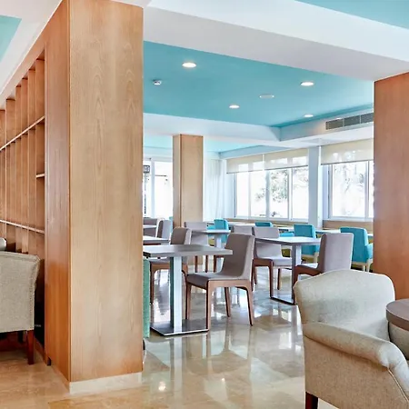 Hotel Universal Laguna 4*