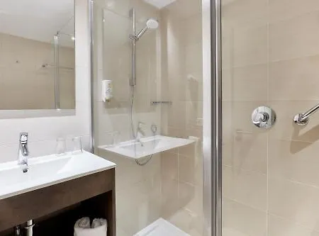 Universal Laguna 4*
