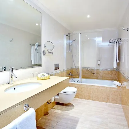 Universal Laguna Hotel 4*