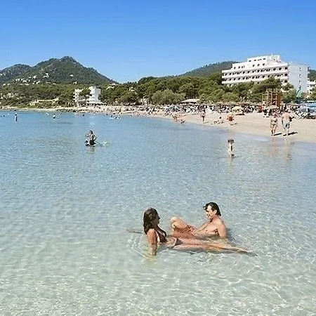 Universal Laguna 4*